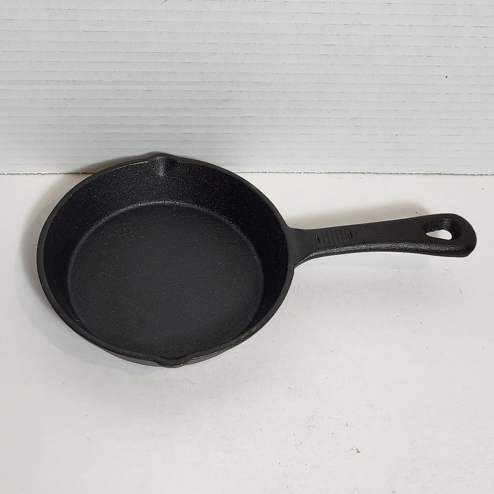 Cast Iron Skillet Fry Pan 5.5"
